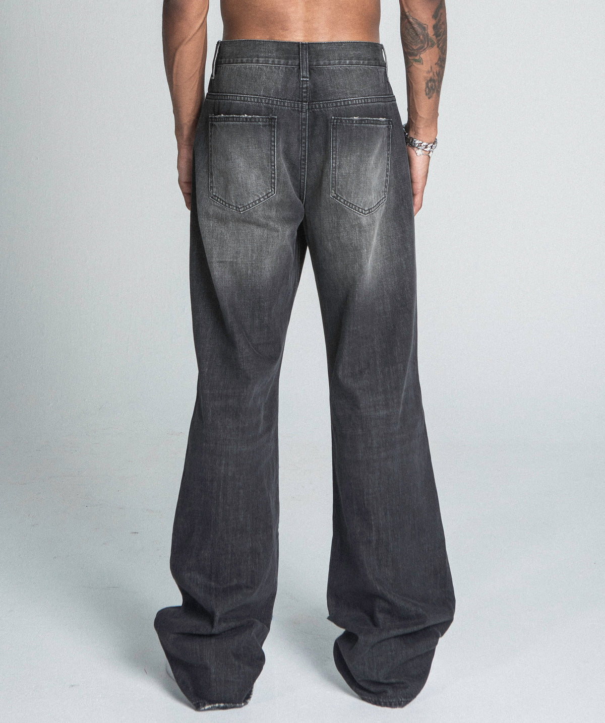 AJ09B-2 BLACK DISTRESSED BAGGY JEANS