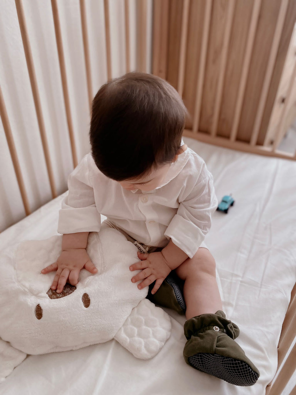 Stay-On Baby Booties, Organic Cotton Lined – Khaki