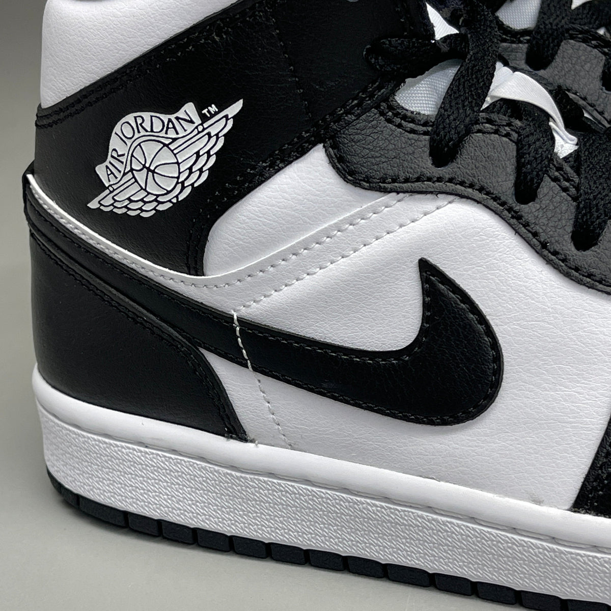 NIKE AIR JORDAN 1 Mid Panda Shoe Women's Sz 10 Black / White DV0991-101 (New)